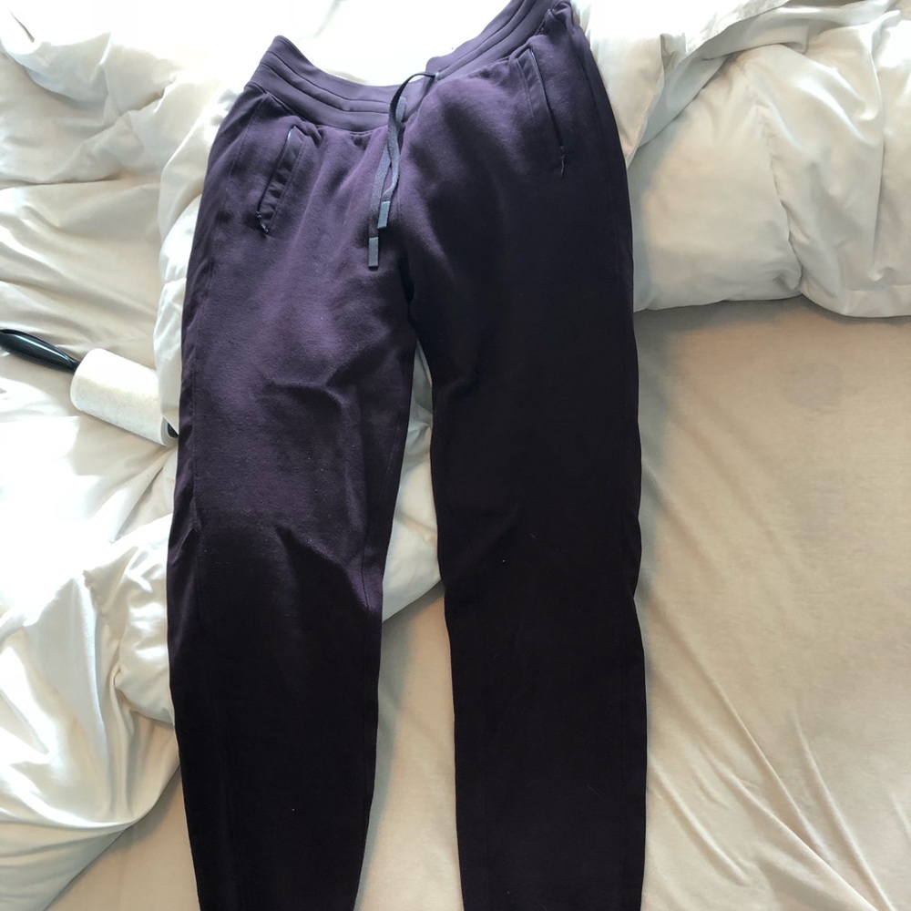 Lululemon size 4 joggers